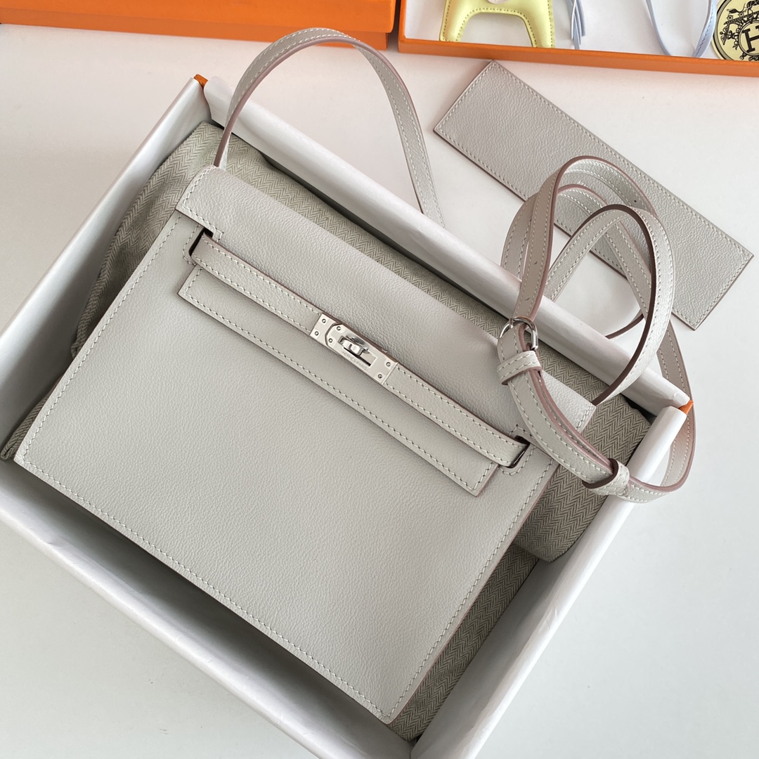 Hermes Kelly Danse Evercolor Bag In Pearl Grey Color